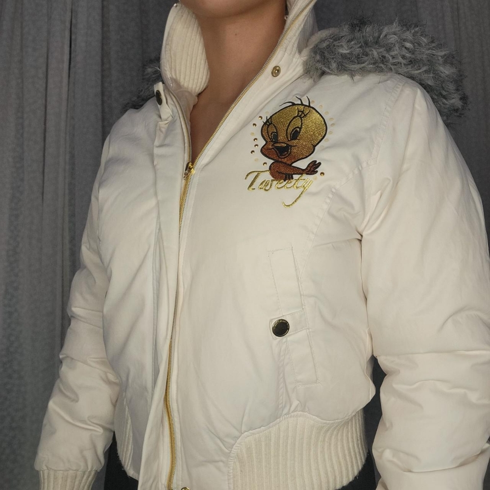 Super Rare Vintage White Tweety Bird Puffer Jacket!